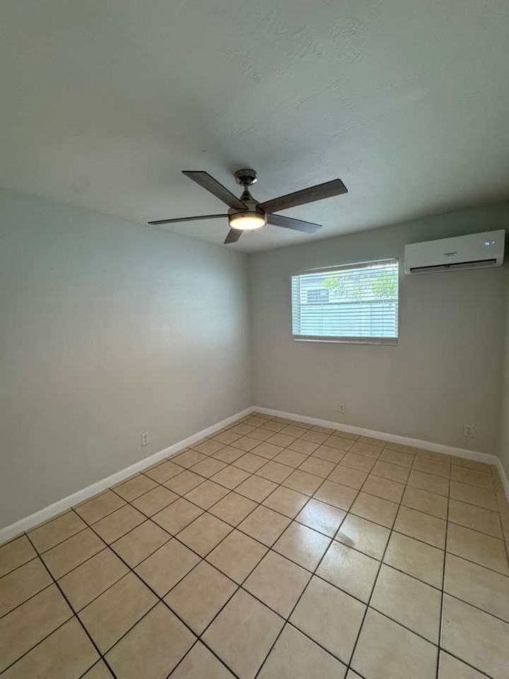 325 Northwest 15th Street - Photo 7 of 13