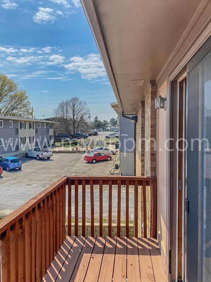 ALANSCO 1711/1715 N 73 ST - Photo 7 of 8