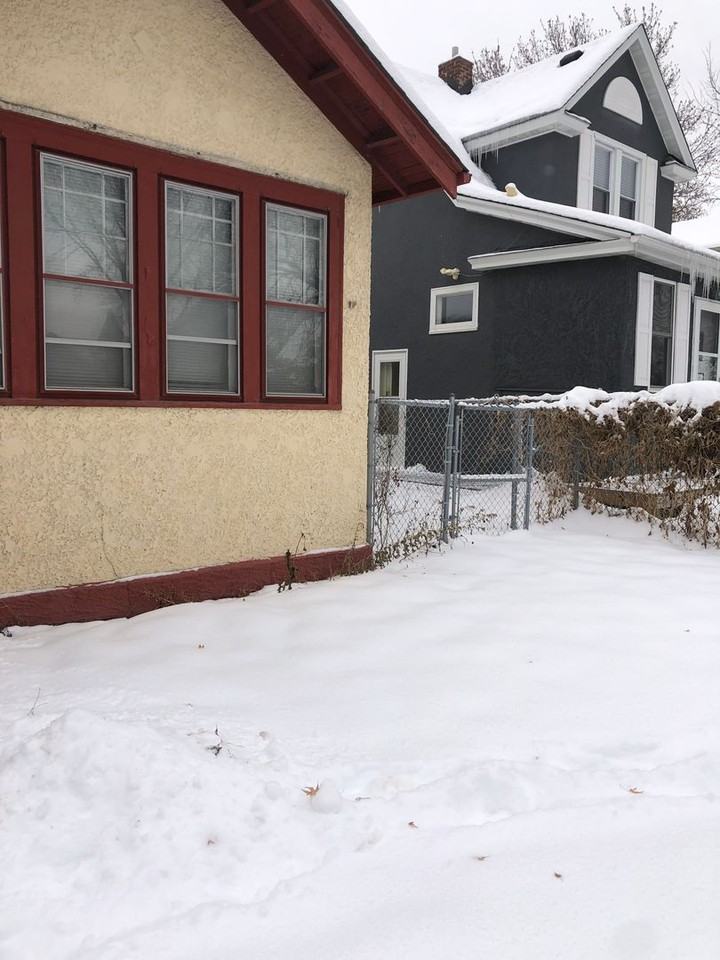 3426 North Lyndale Avenue - Photo 4 of 16