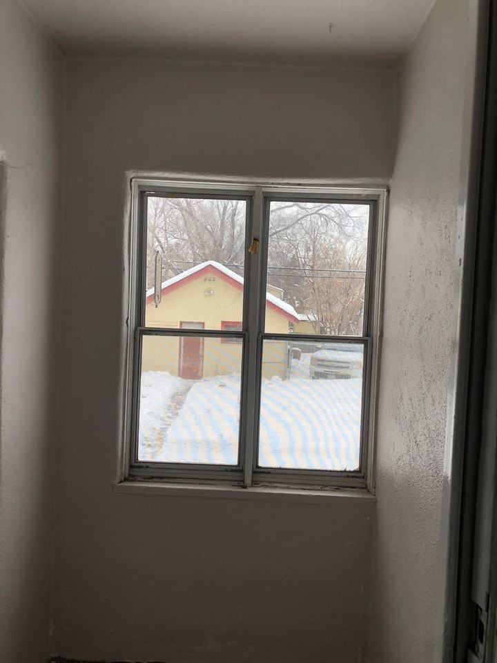 3426 North Lyndale Avenue - Photo 5 of 16