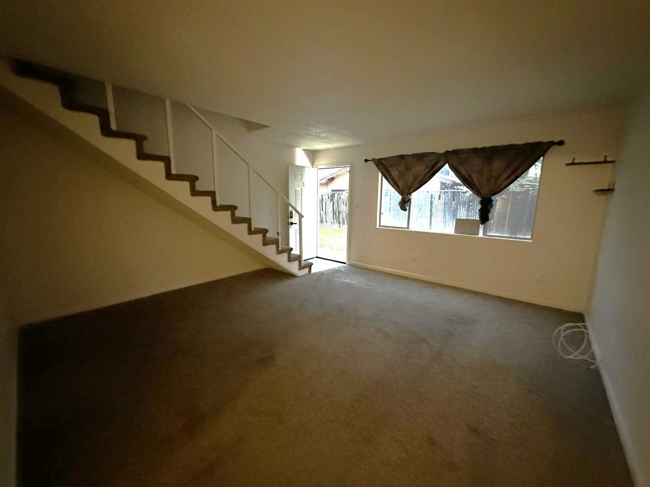 708 El Tejon Avenue - Photo 4 of 11