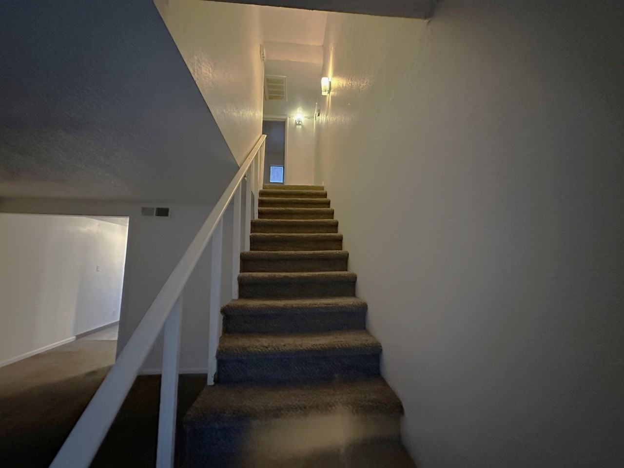 708 El Tejon Avenue - Photo 5 of 11