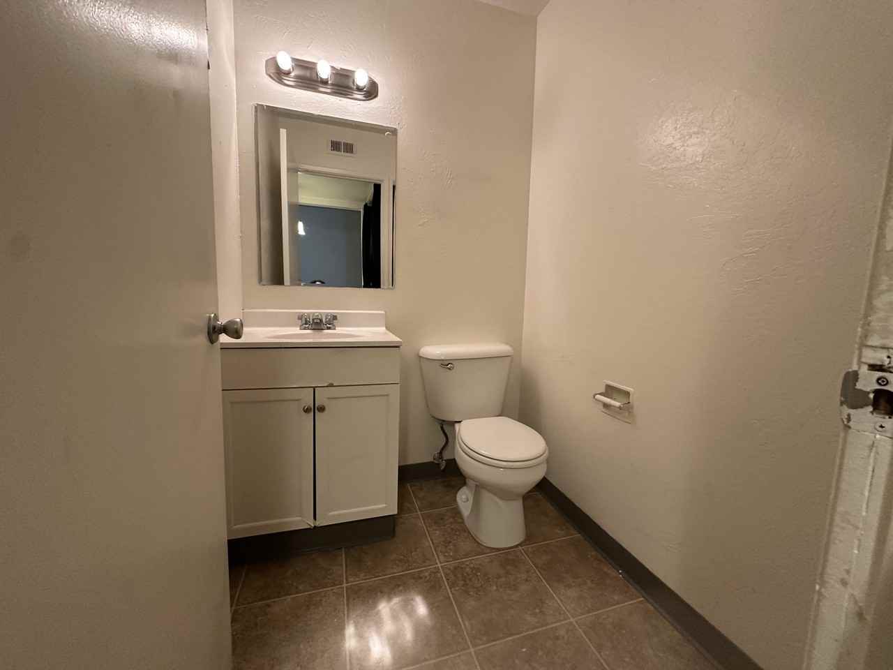 708 El Tejon Avenue - Photo 6 of 11