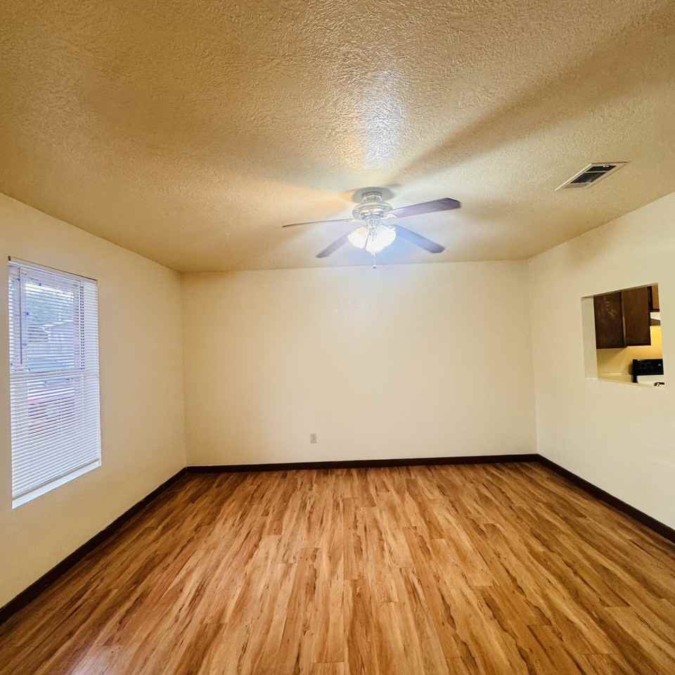 104 8th Ave - Photo 2 of 11