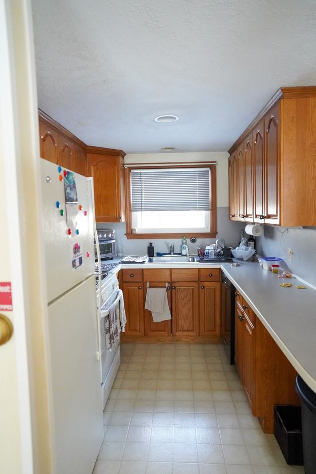 1198 Hill Road - Photo 5 of 11