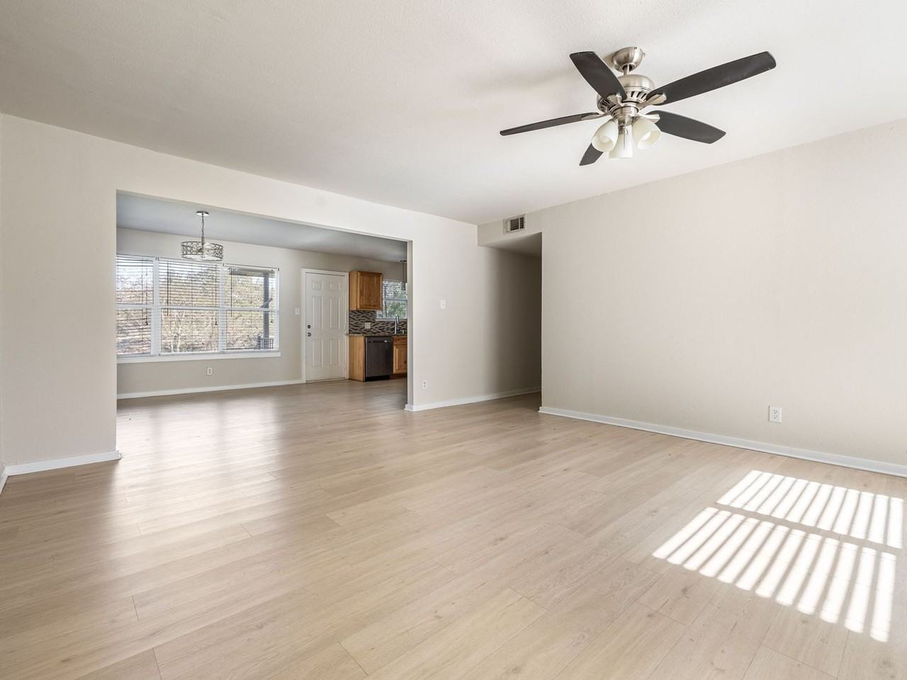 800 Monterrey Place - Photo 2 of 22