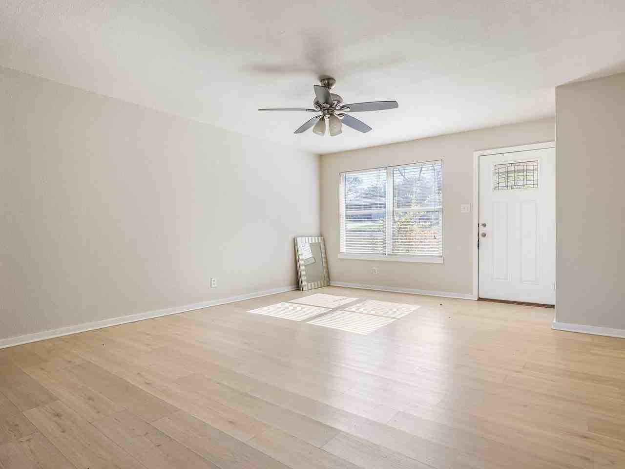 800 Monterrey Place - Photo 3 of 22