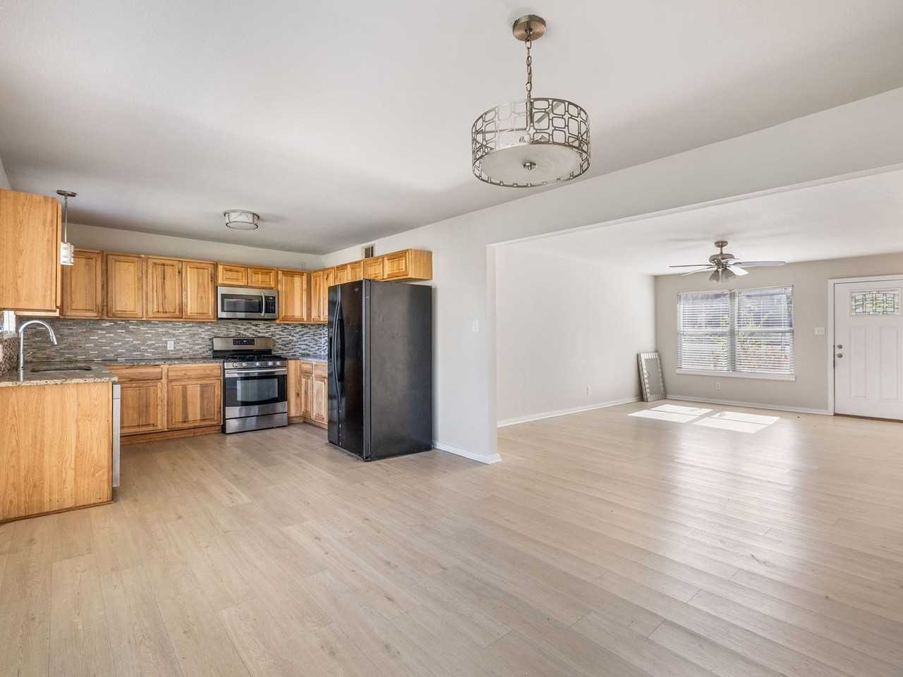 800 Monterrey Place - Photo 6 of 22