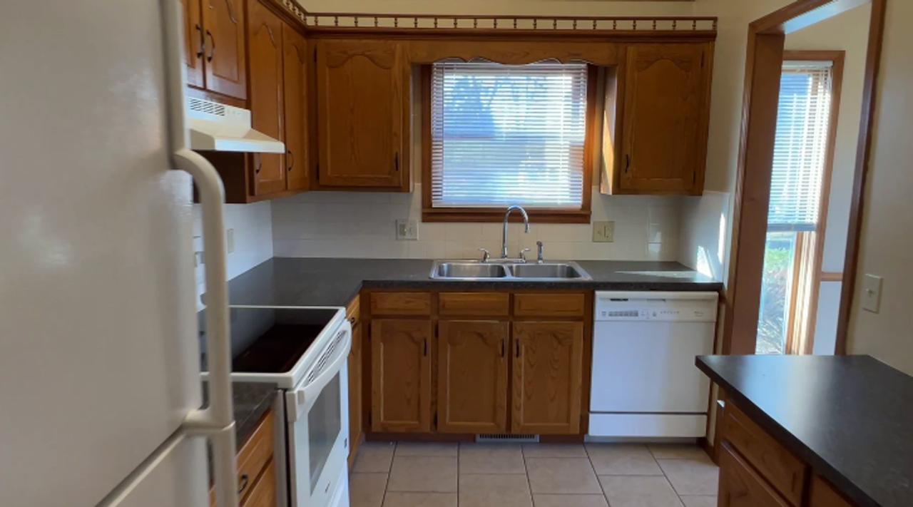 4751 South Boone Court - Photo 4 of 13