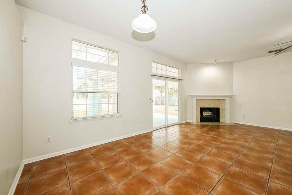 272 Village Green Ave - Photo 5 of 16