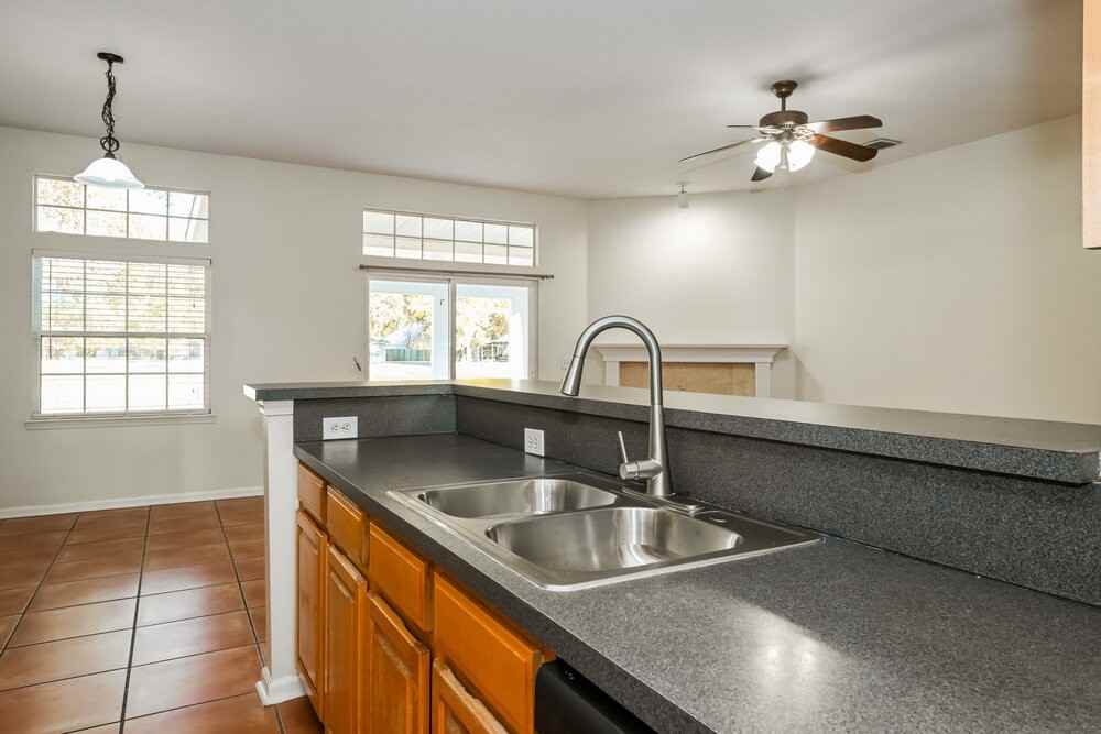 272 Village Green Ave - Photo 7 of 16