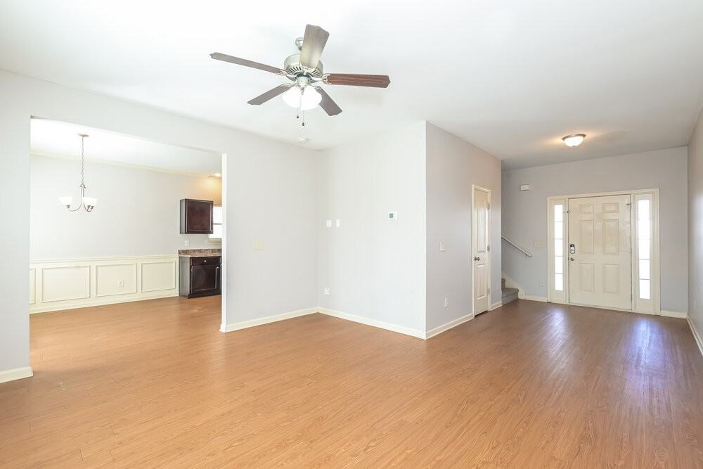 466 Hill Crest Cir - Photo 5 of 17