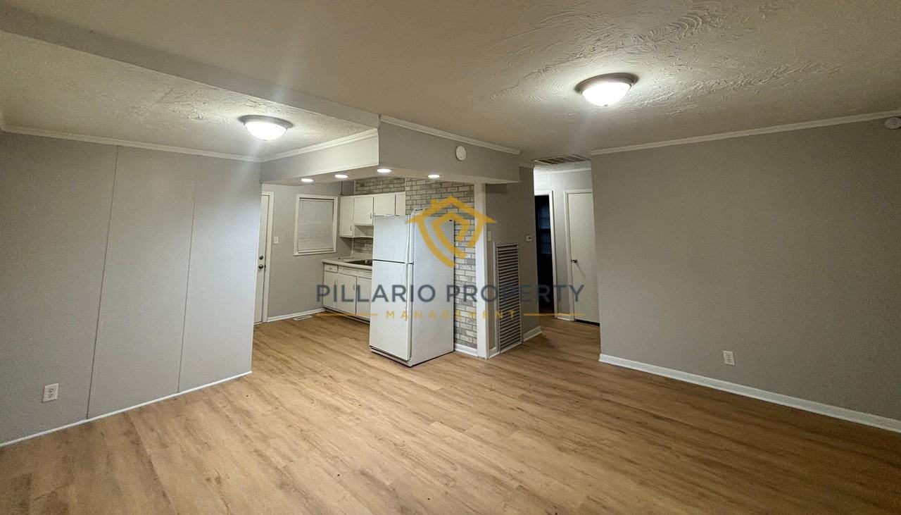 1734 N Riley Ave - Photo 2 of 9