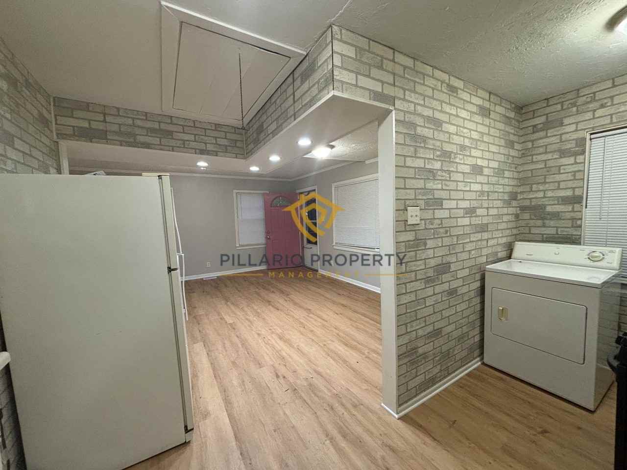 1734 N Riley Ave - Photo 4 of 9