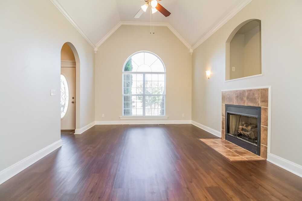 2641 Westhaven Dr - Photo 3 of 16