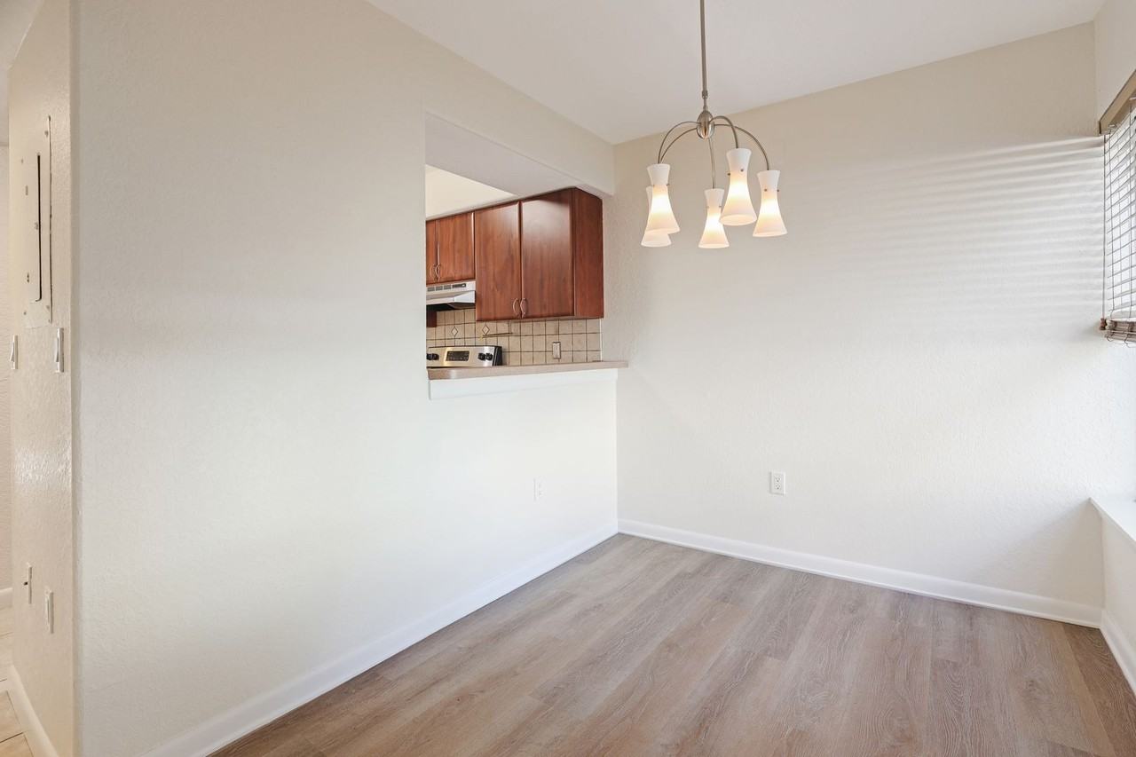 4946 25th St W #102 - Photo 5 of 20