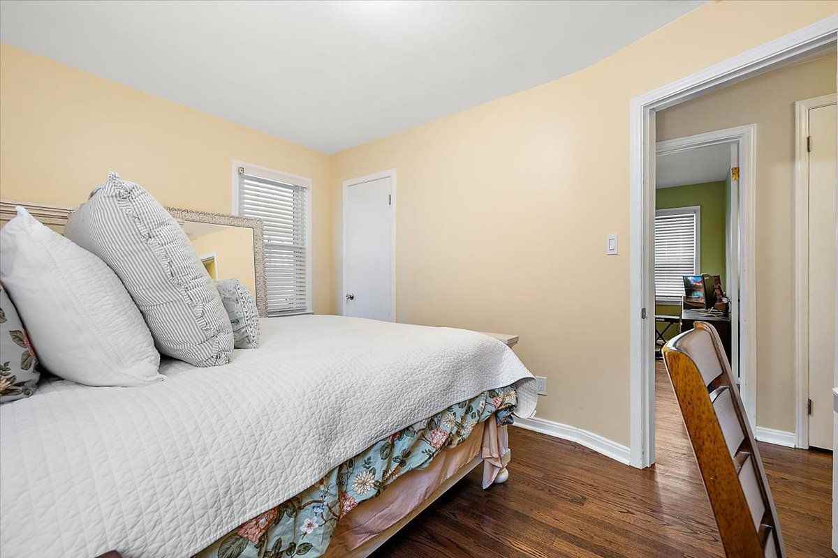 13146 Elgin Avenue - Photo 3 of 35