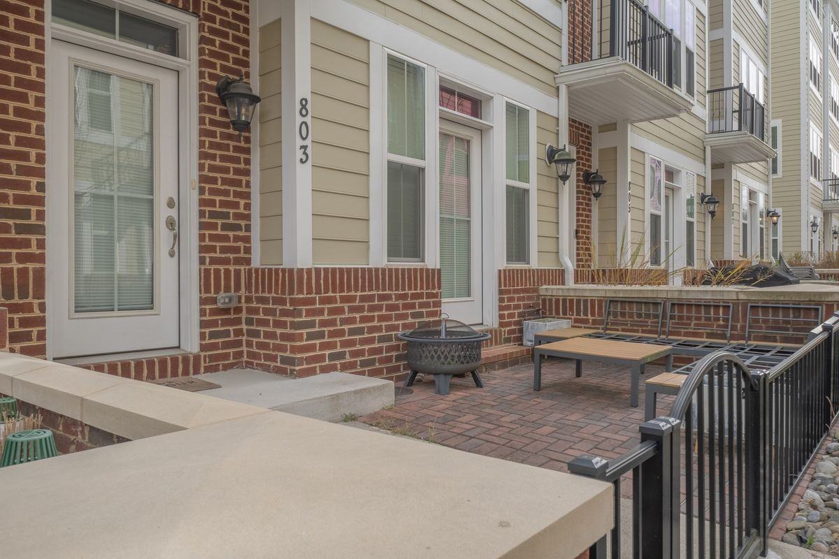 803 Francis Harris Pl - Photo 2 of 37