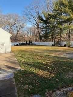 22 Laurel Ln ##2 - Photo 3 of 6