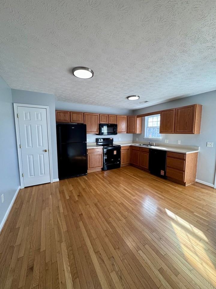 317 Emerson Lane - Photo 5 of 16