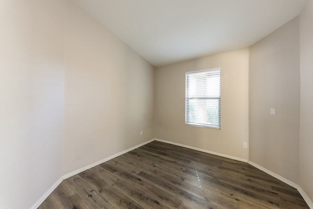 16214 N 162nd Dr - Photo 6 of 16