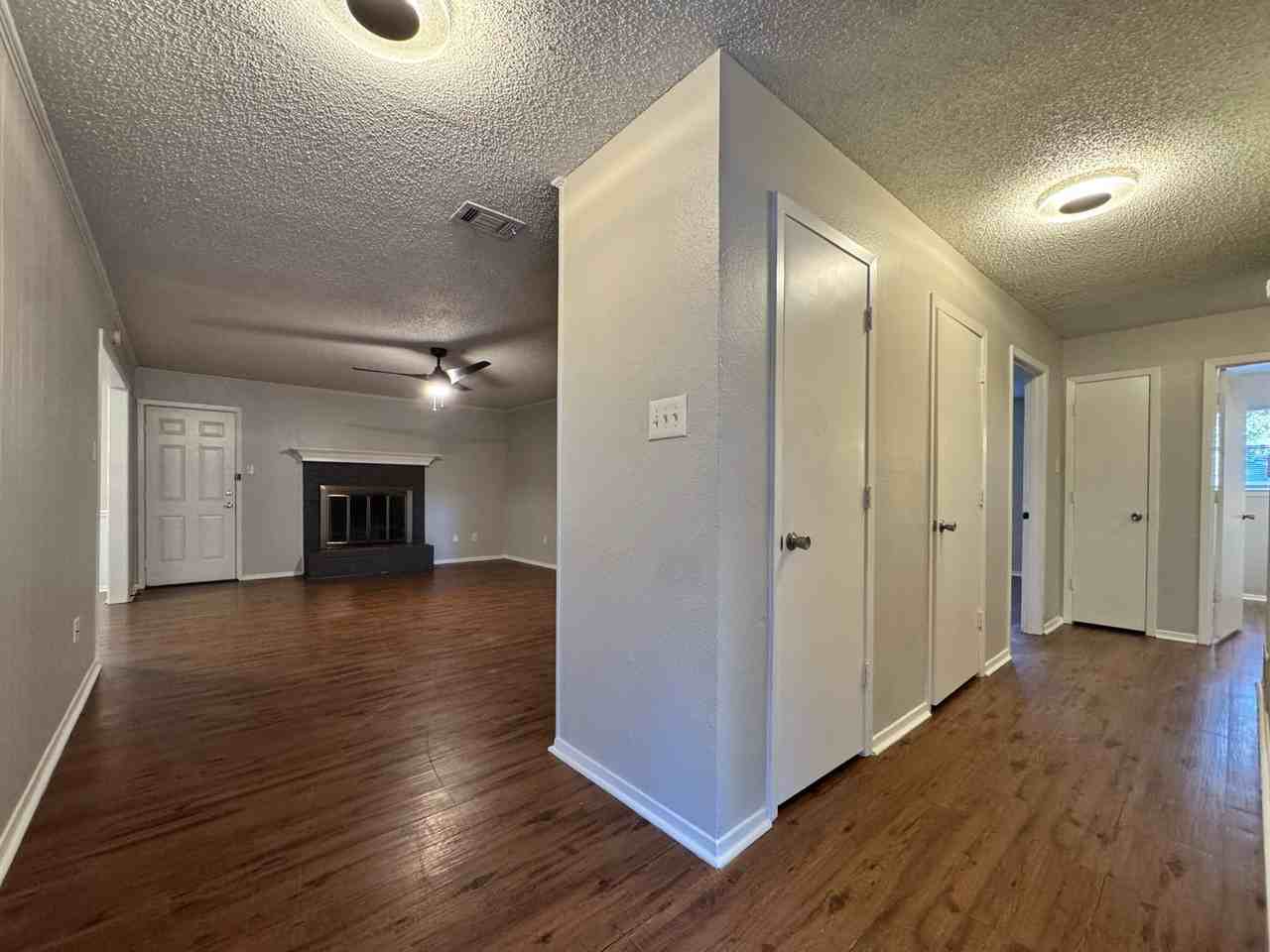 405 Cypress Cir - Photo 3 of 29