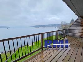 featured image of 1833 Bay Street