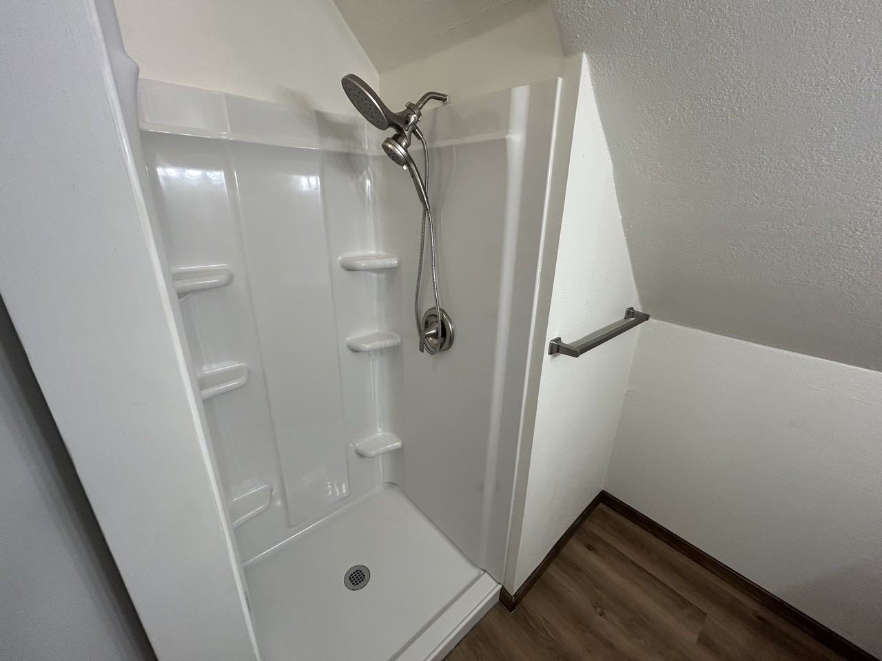 2905 Burden Street - Photo 3 of 8