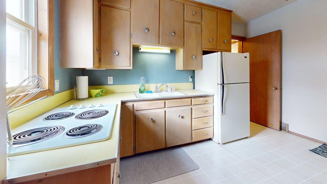 2319 Clark Avenue - Photo 4 of 9