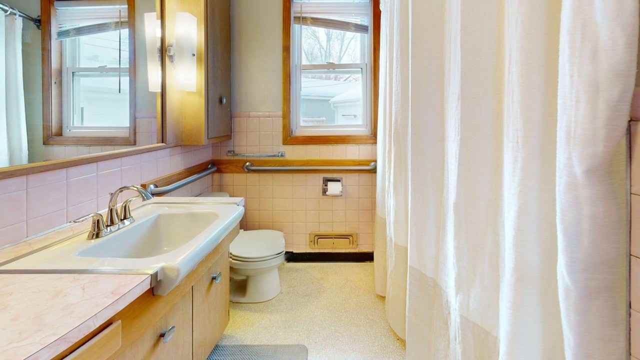 2319 Clark Avenue - Photo 7 of 9