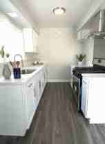 LB1871 - Photo 1 of 1