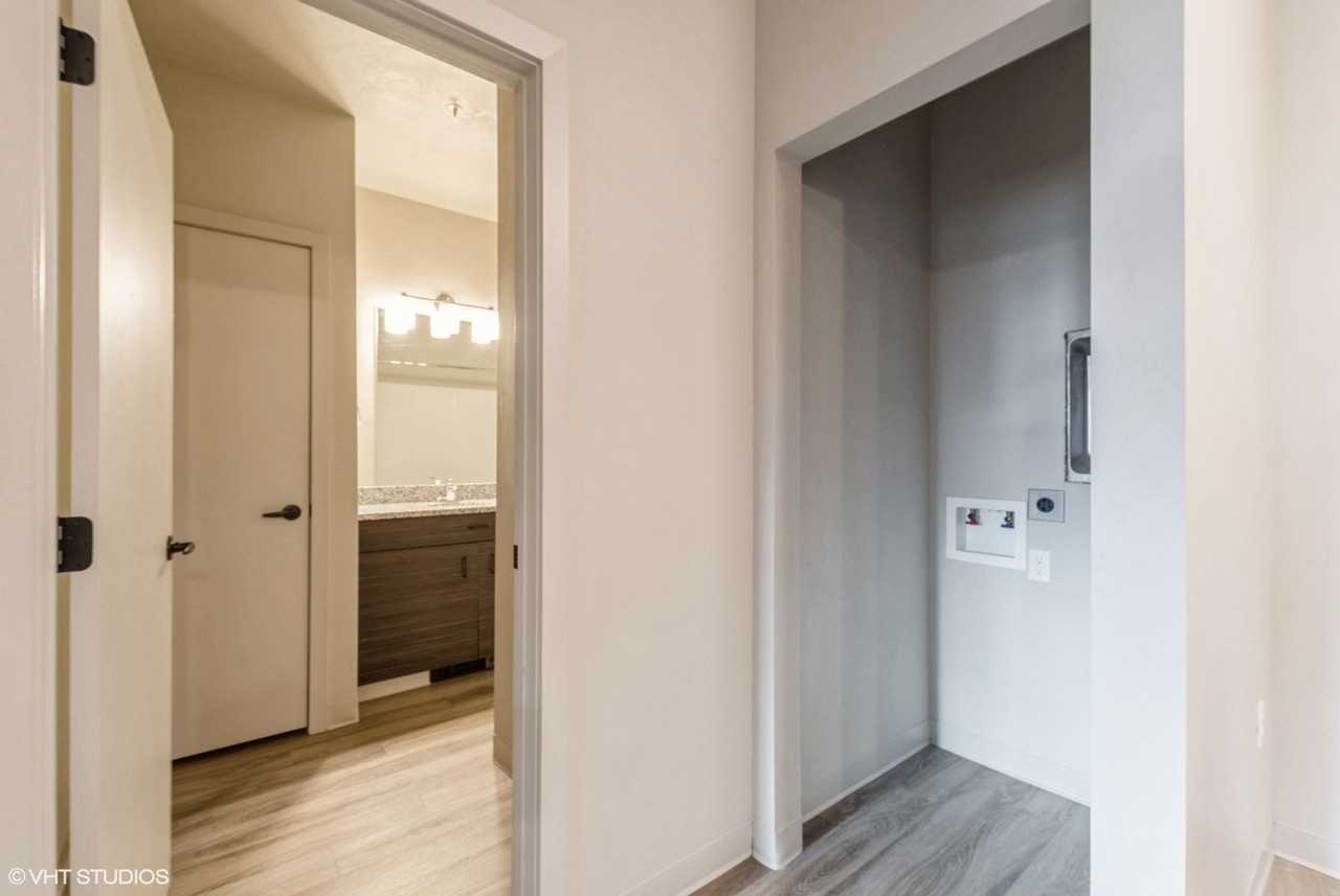 1950 Jefferson Boulevard - Photo 7 of 11