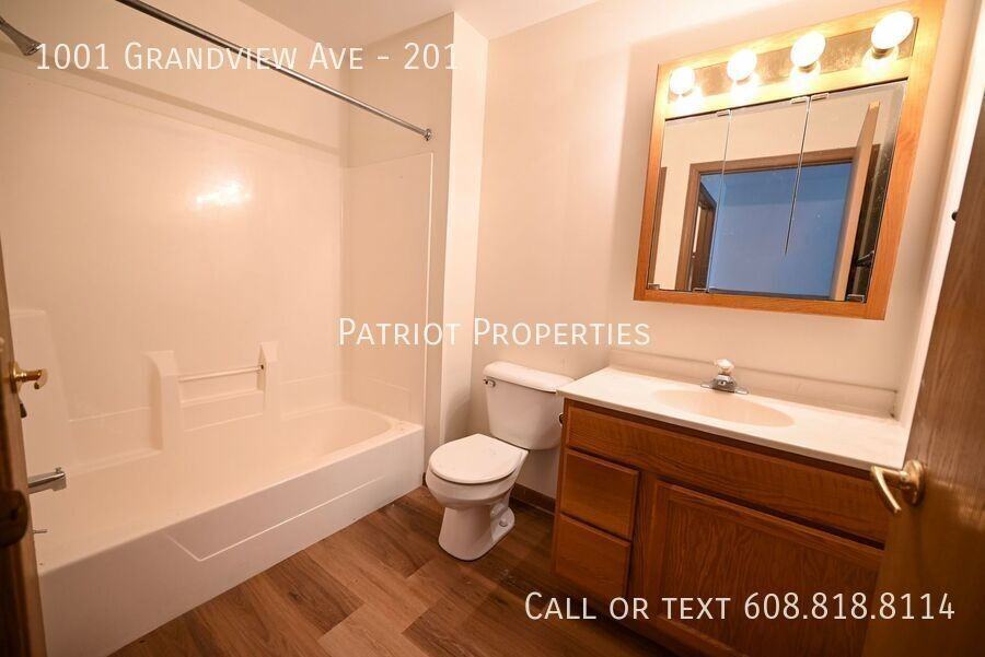 1001 Grandview Ave - Photo 7 of 50