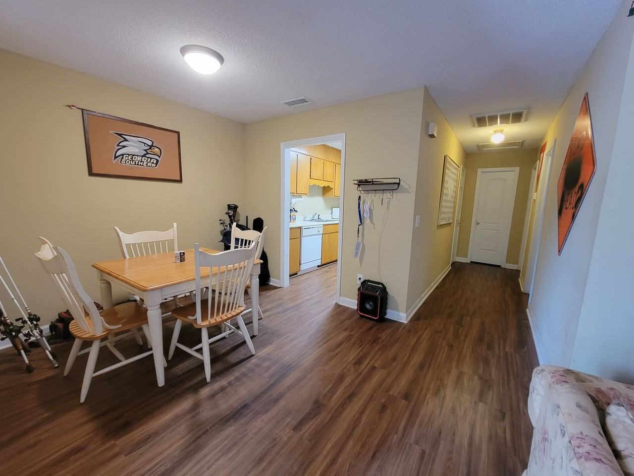 802 Robinhood Road - Photo 2 of 14