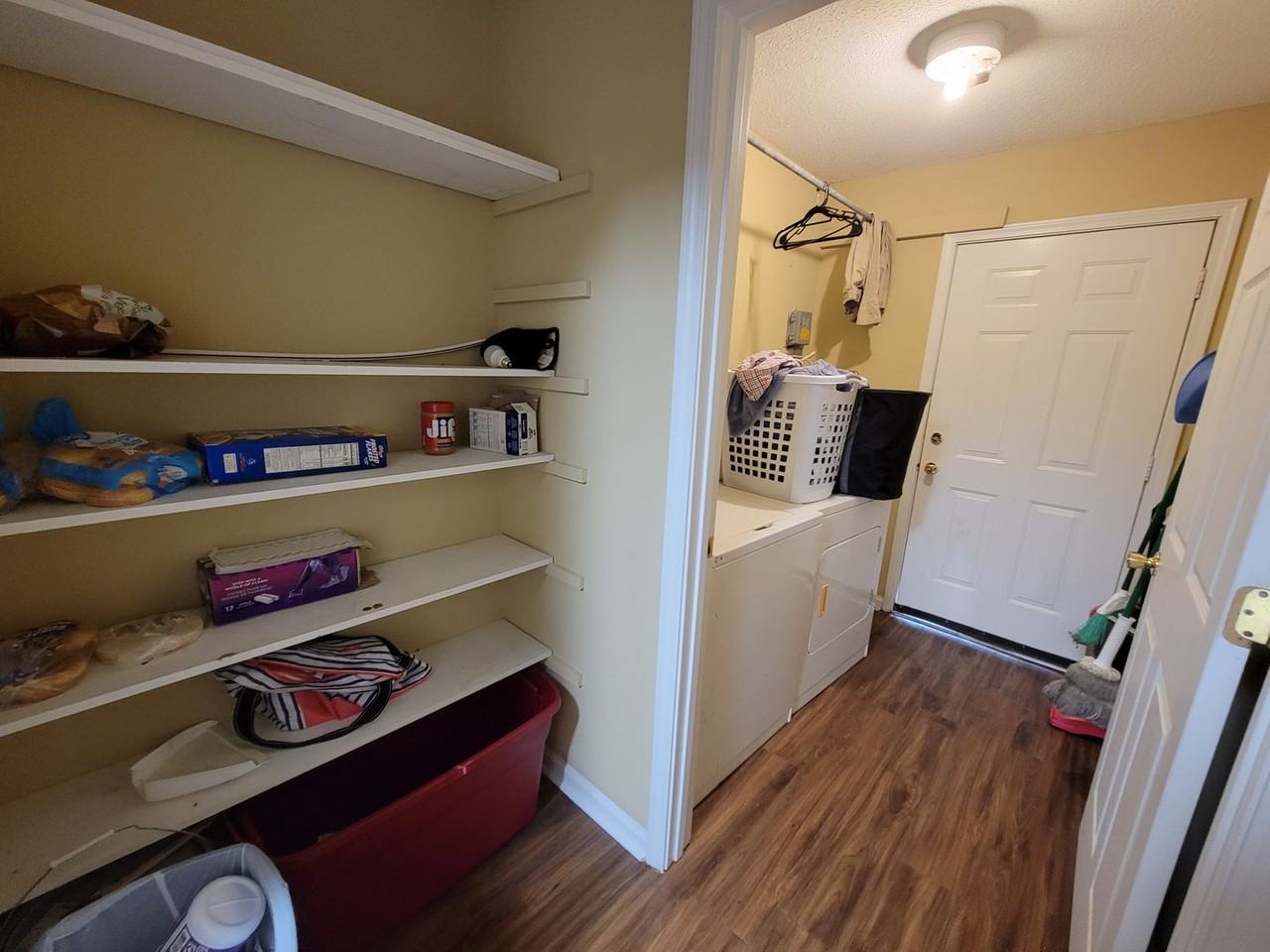 802 Robinhood Road - Photo 5 of 14