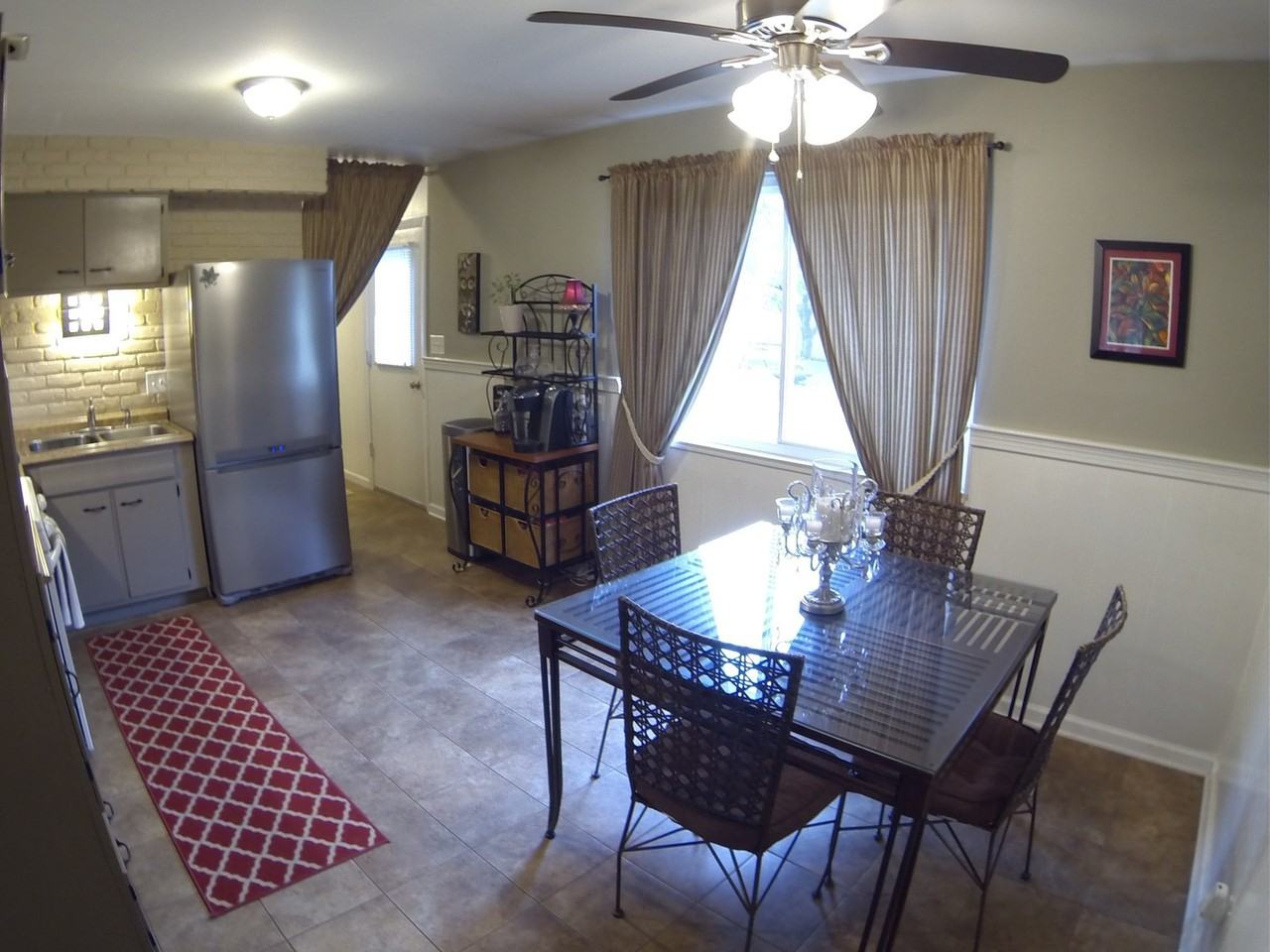 563 Janet Drive - Photo 4 of 11