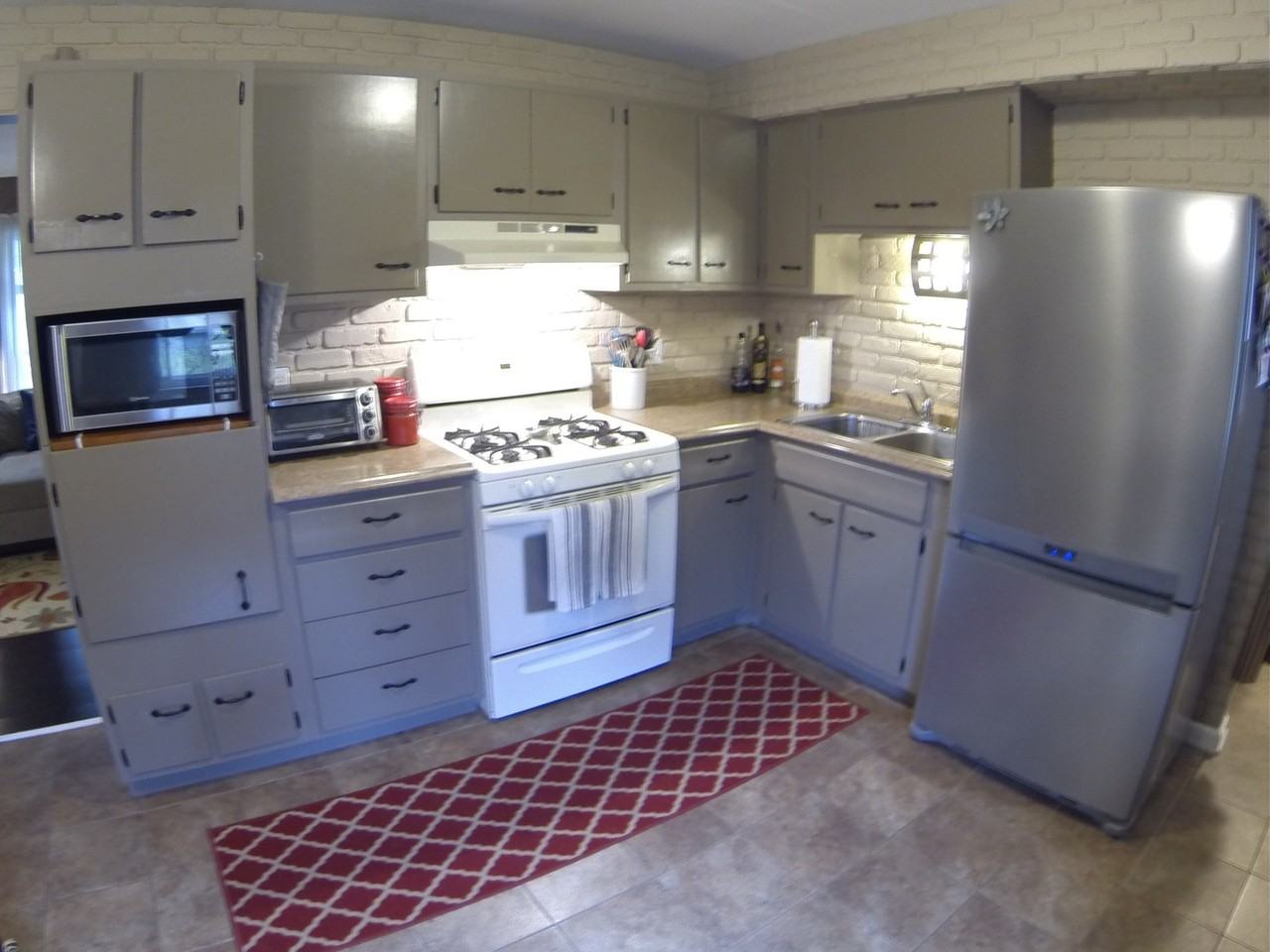 563 Janet Drive - Photo 5 of 11