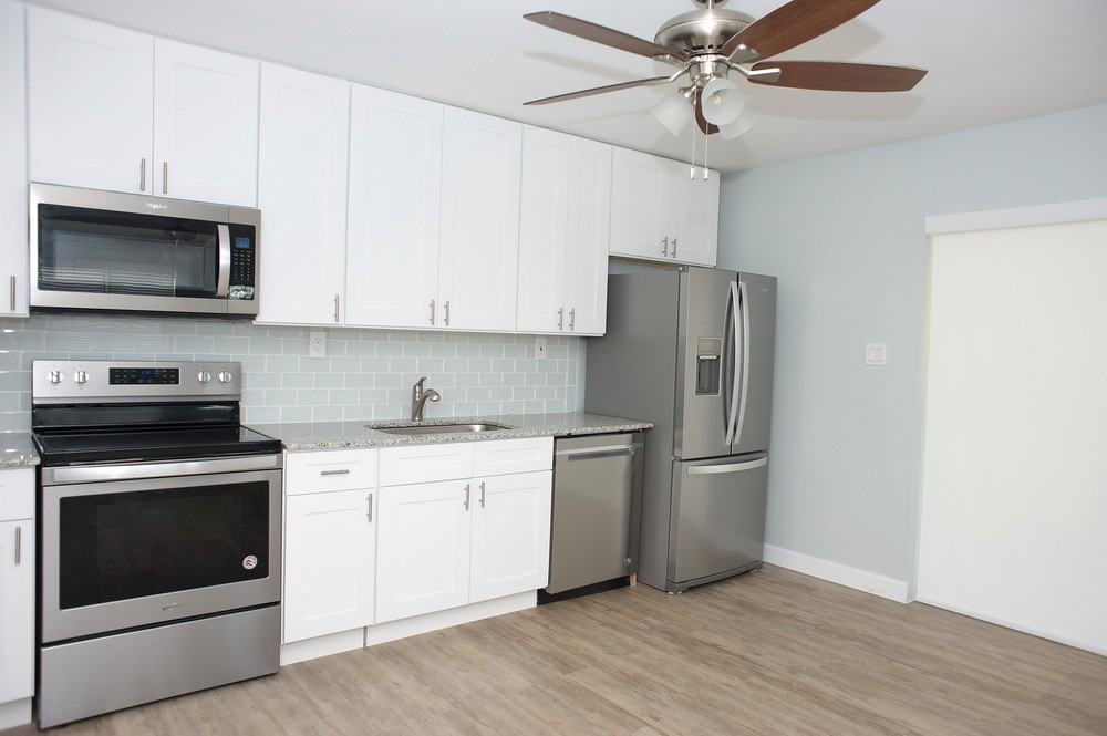 707 108th Avenue North - Photo 6 of 13