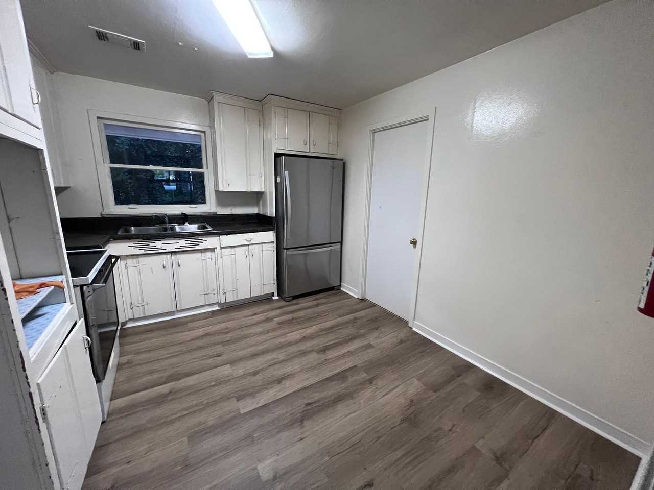 303 North Dean Road - Photo 3 of 17