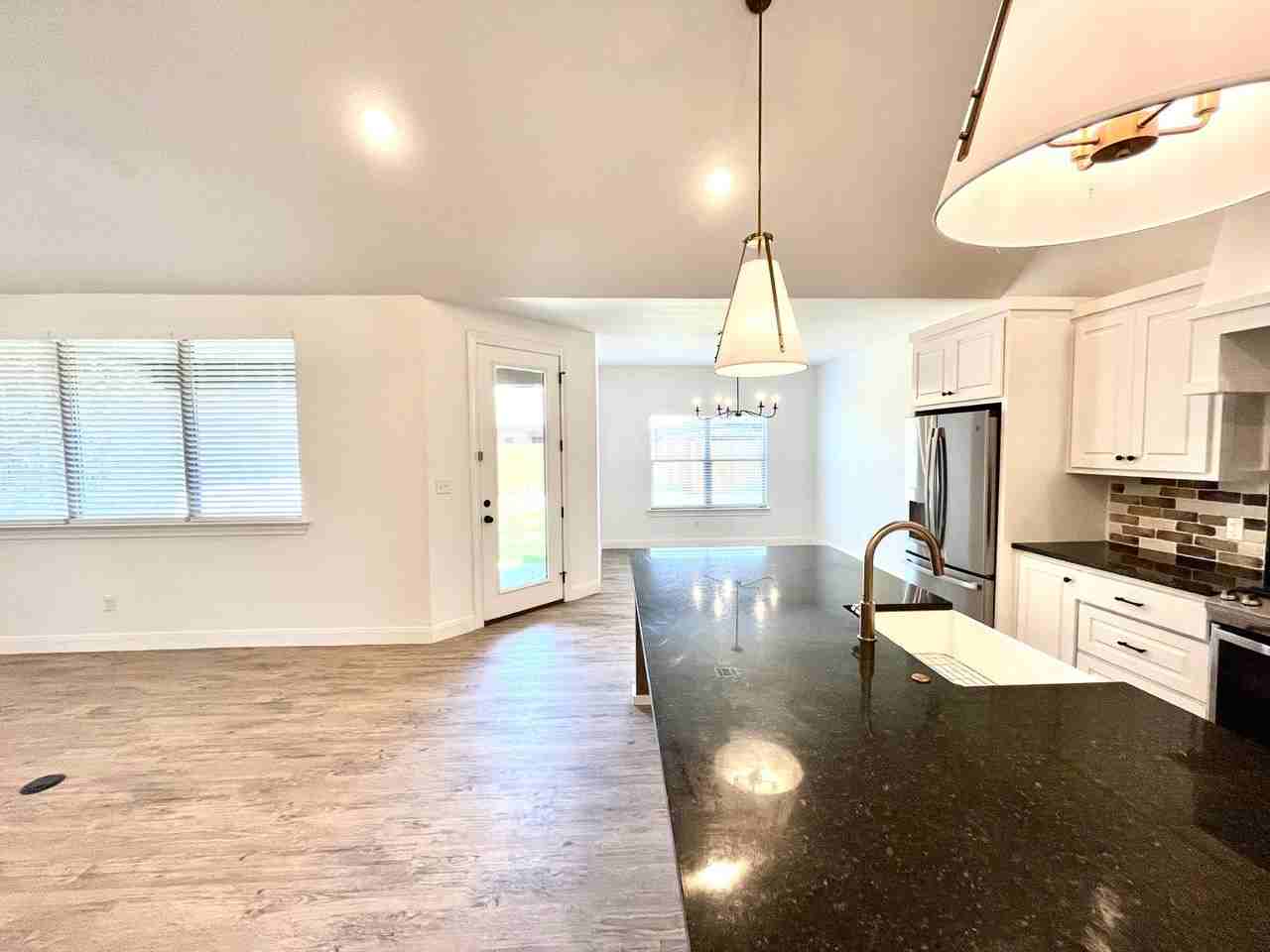 5603 117th St - Photo 6 of 24