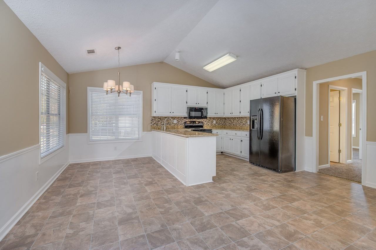 35 Oak Ridge Ct - Photo 7 of 18