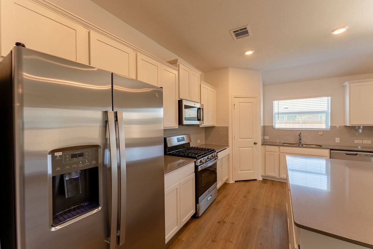 137 River Rise Road - Photo 7 of 26