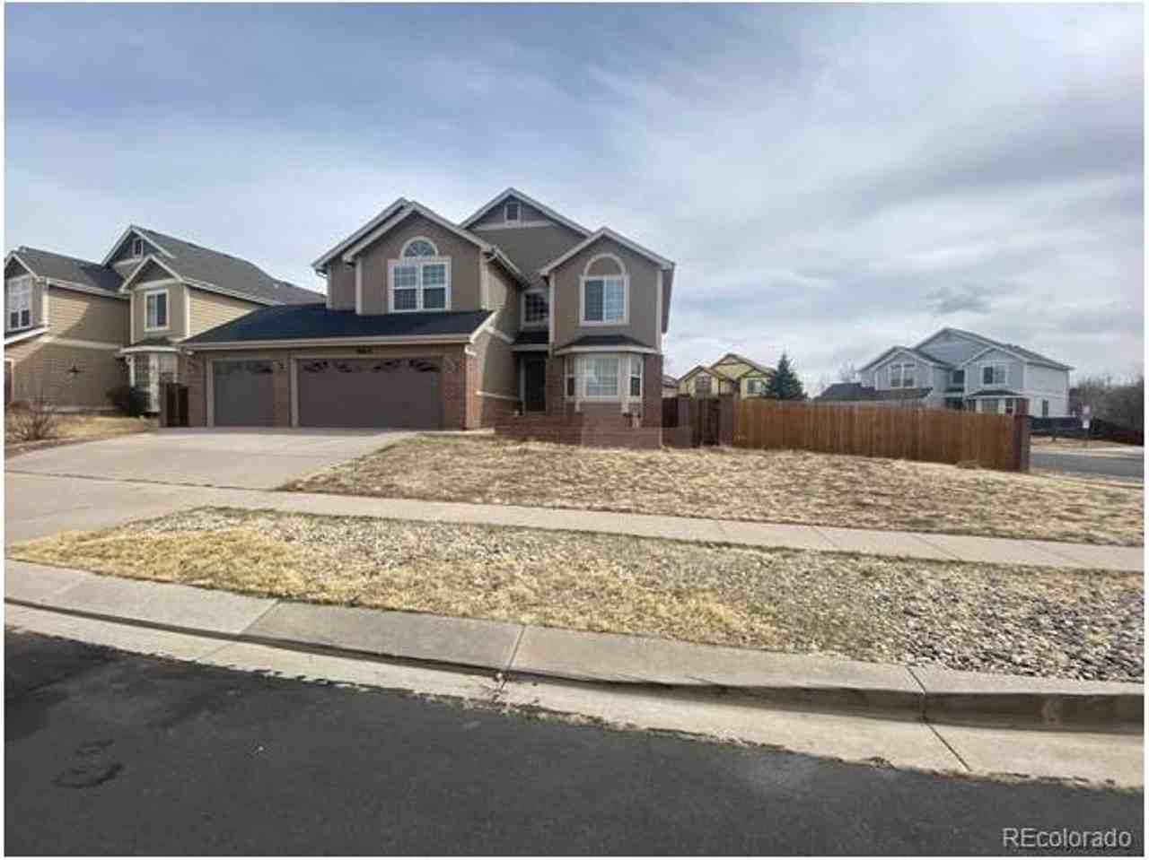 4601 Hotspur Drive - Photo 2 of 10