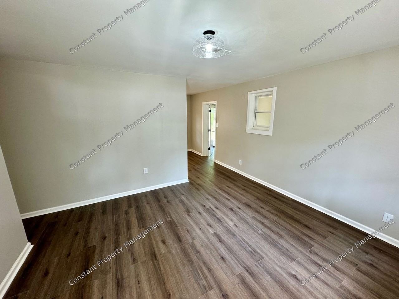 4738 Elkan Ave - Photo 4 of 15