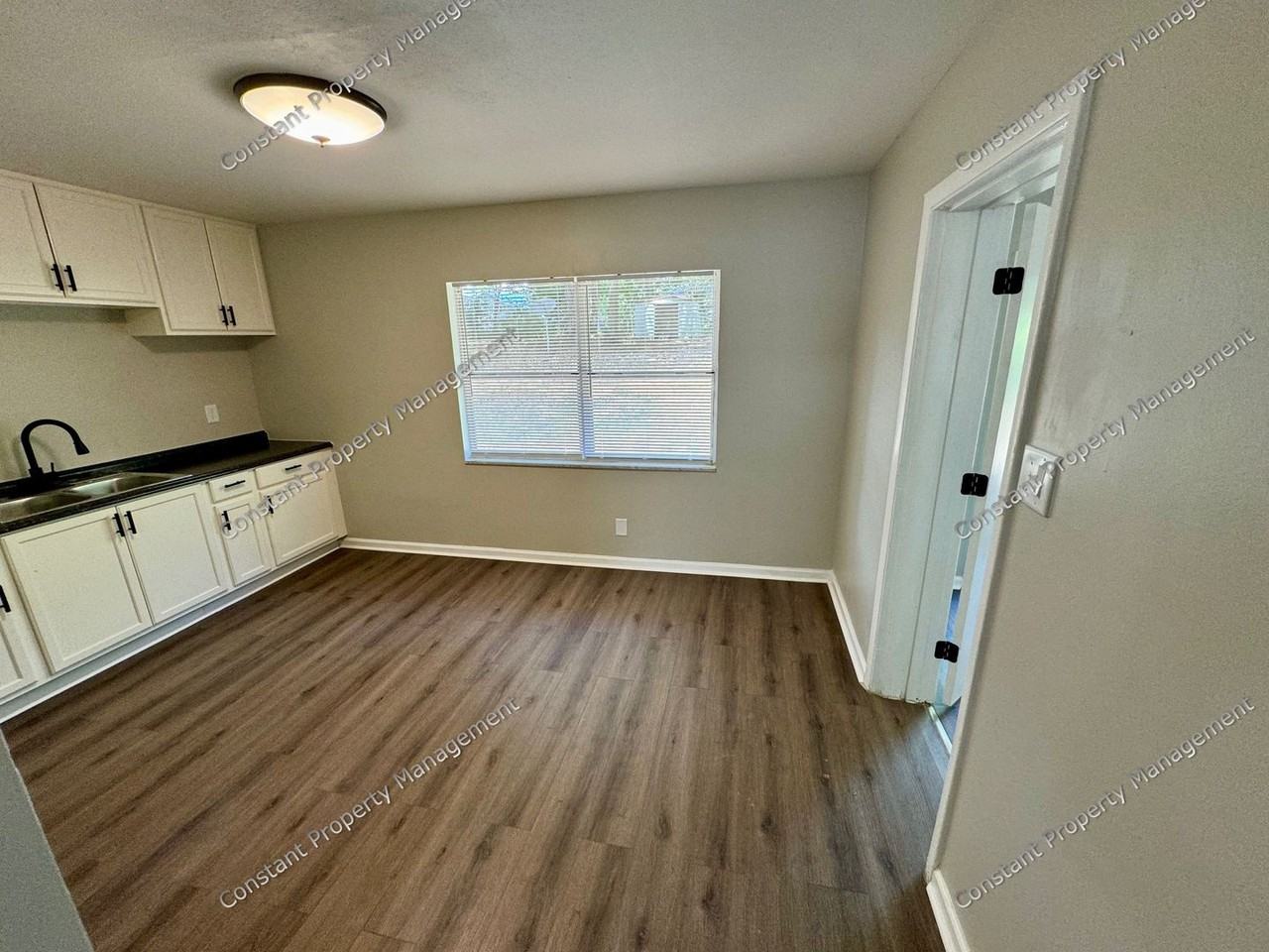 4738 Elkan Ave - Photo 5 of 15