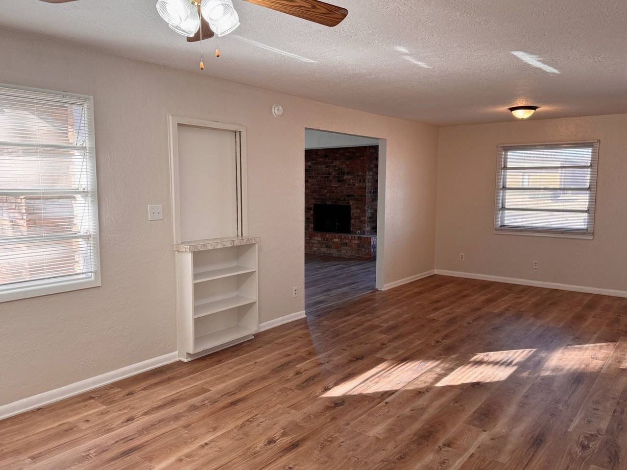 4200 University Avenue - Photo 3 of 32