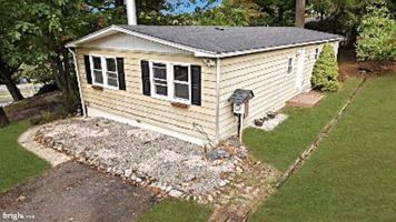 featured image of 9 Greenwich Drive