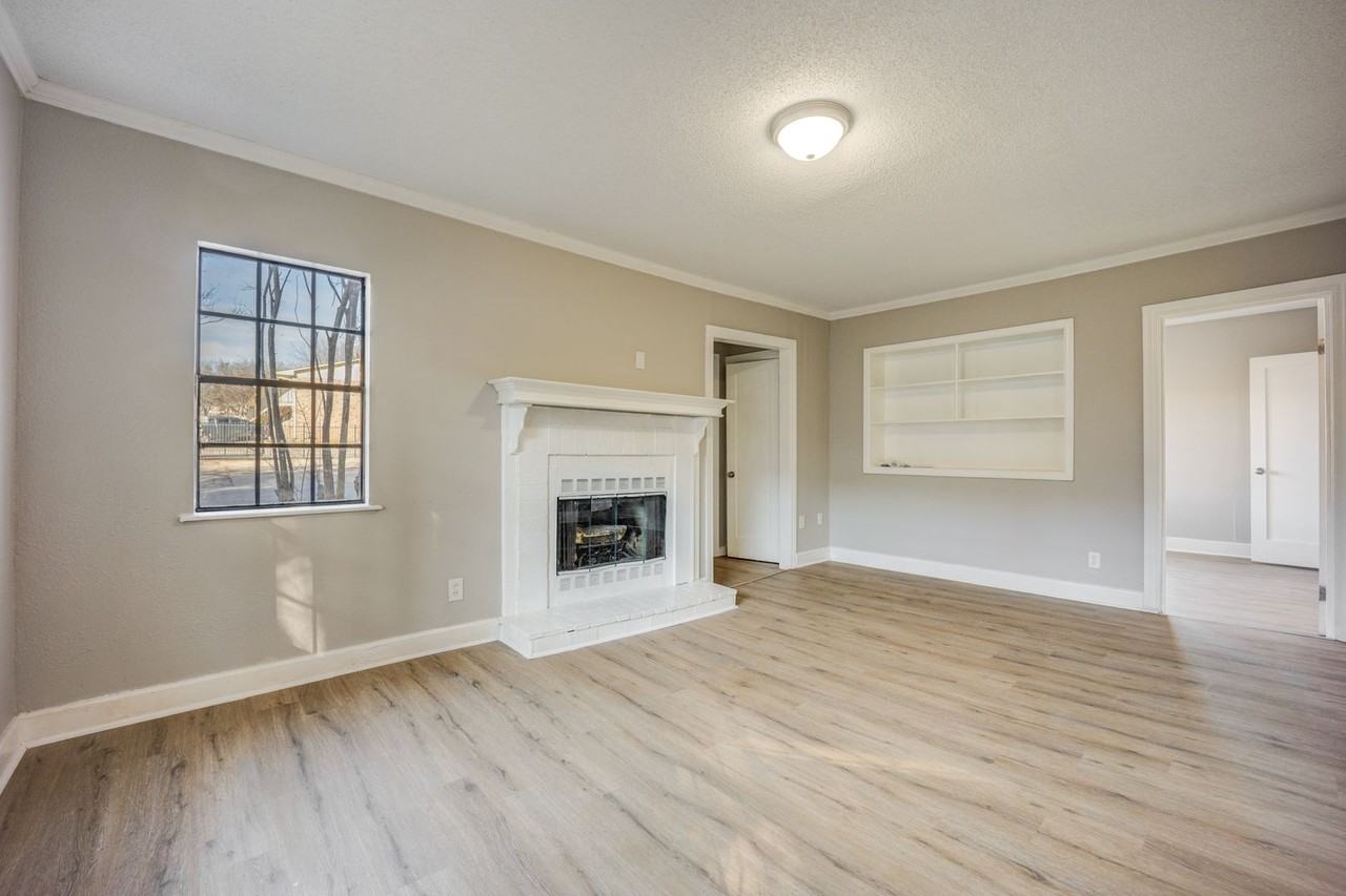 1420 Dallas St - Photo 3 of 21