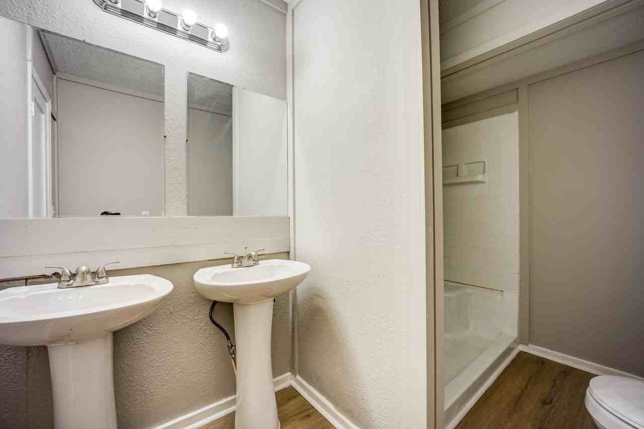 1420 Dallas St - Photo 4 of 21