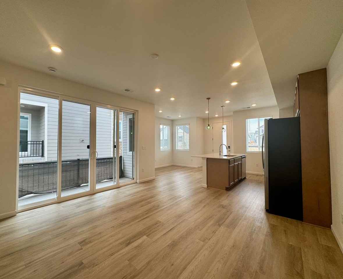 6642 N Nepal Ct - Photo 5 of 25